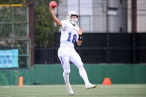 #18QB若林のパス試投