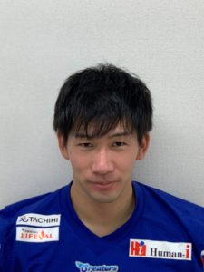 #45 LB 吉岡朋哉